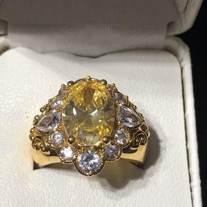 Topaz and Crystal dome ring Gp ring size 8